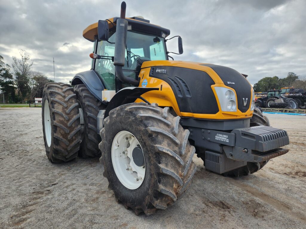 Tractor Valtra BT 210